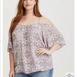 NWT! Torrid 2 Floral Lavender Cold Shoulder Challis Top